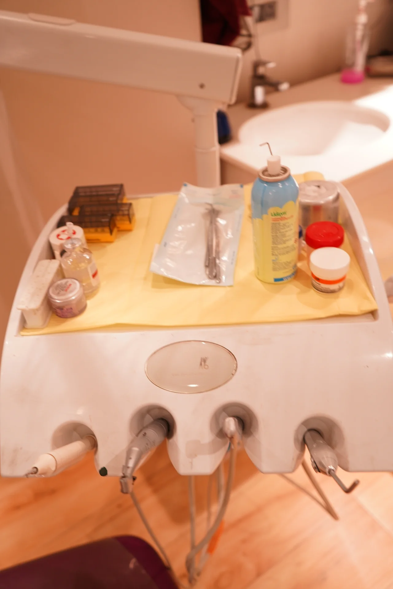 Specialised endodontic and dental microscope suite at Radix Cosmo Dental, East Delhi