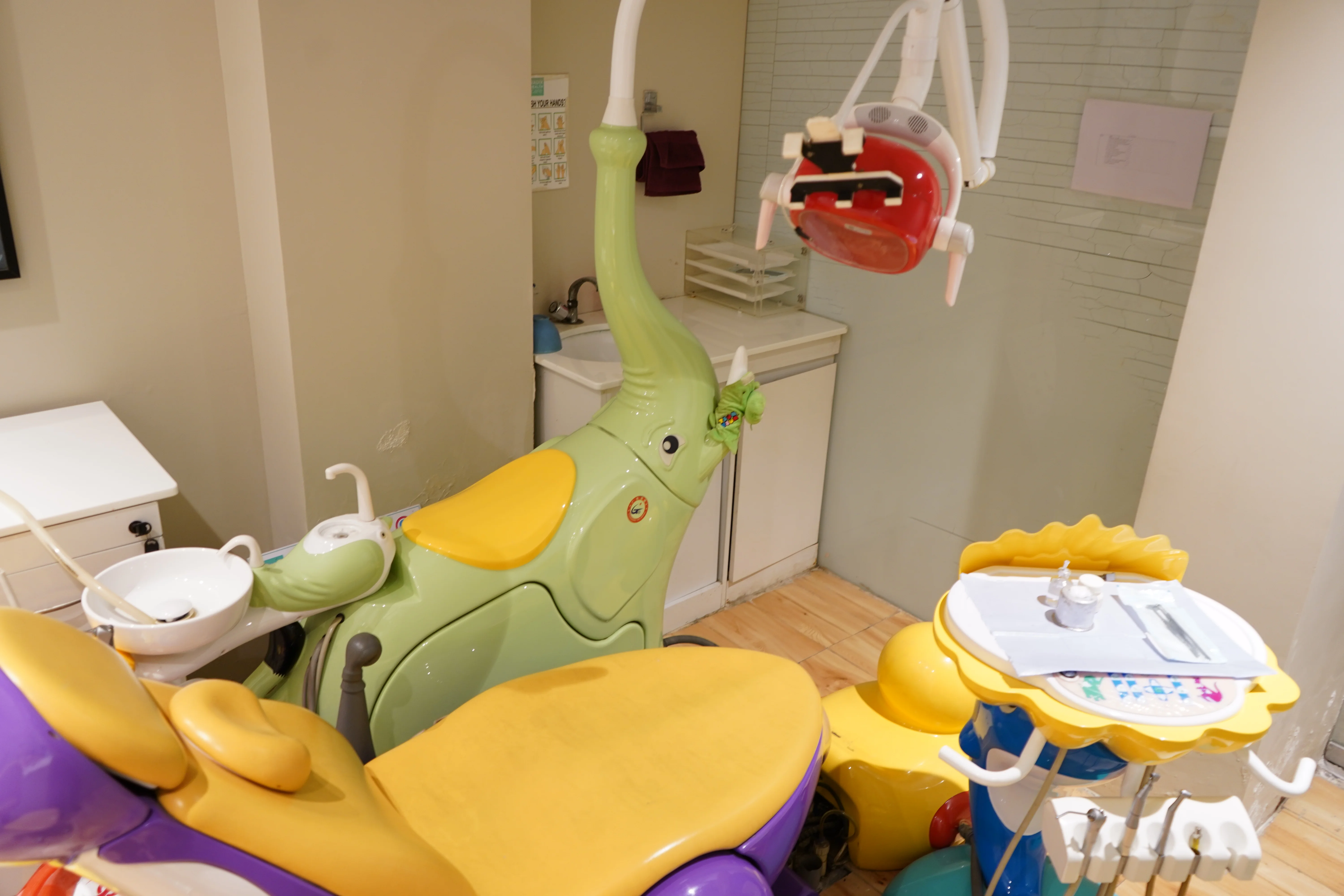 Child-friendly paediatric dental chamber at Radix Cosmo Dental, Nirman Vihar, East Delhi